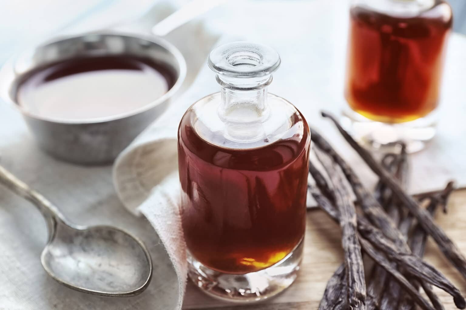 Homemade Vanilla Extract - Deliciously Organic