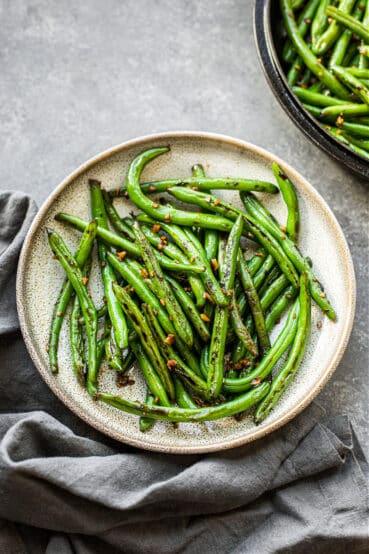 Sautéed Green Beans with Garlic and Ginger - Deliciously Organi