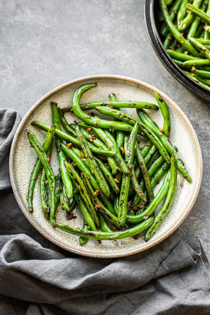 Sautéed Green Beans with Garlic and Ginger - Deliciously Organi