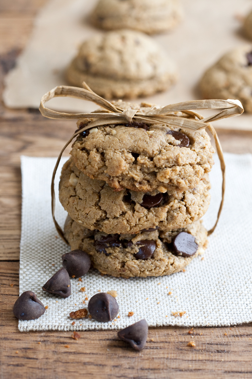 These peanut butter and chocolate chip cookies only have six ingredients! They are gluten free, dairy free, and they taste amazing. They actually taste like they have flour in them!