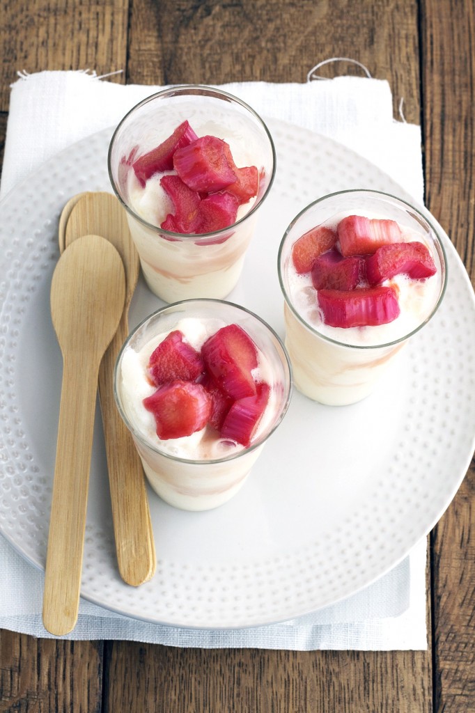 This lemon buttermilk sherbet has a sour and sweet flavor to it! And the stewed rhubarb makes the perfect addition it!