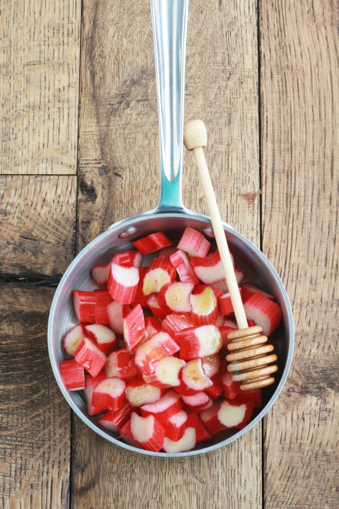 This lemon buttermilk sherbet has a sour and sweet flavor to it! And the stewed rhubarb makes the perfect addition it!