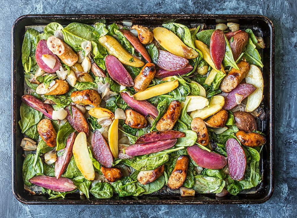 https://deliciouslyorganic.net/wp-content/uploads/2017/02/sausage-potato-and-spinach-sheet-pan-dinner-2-3.jpg