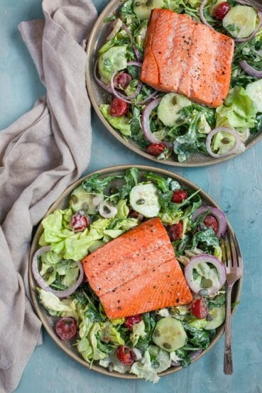 Salmon and Baby Greens Salad with Creamy Garlic Dressing