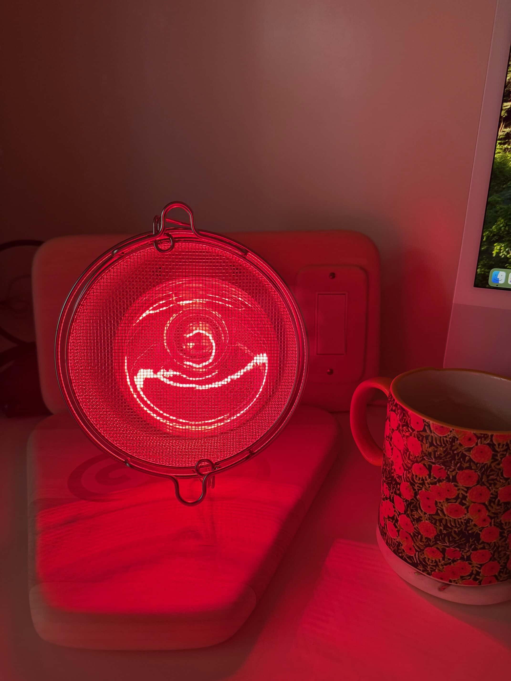 The Benefits of Red Light Therapy for the Thyroid